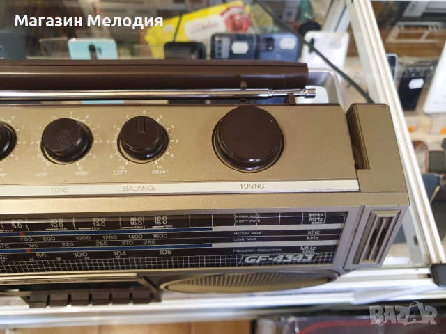 Радиокасетофон SHARP GF-4343 Работи перфектно на ридио и касета. В отлично техническо и визуално със, снимка 14 - Радиокасетофони, транзистори - 35875316