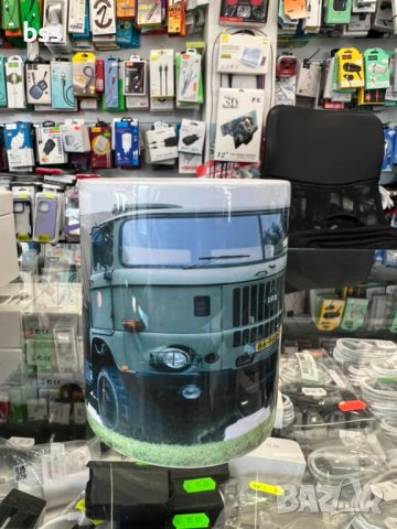 Бяла порцеланова чаша с изображение на легендарните немски камиони ИФА / IFA, снимка 2 - Чаши - 38793610