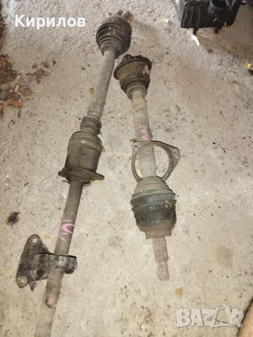 Лява и дясна полуоски  за Renault Laguna 1.9dCi  от 2001-2006г.