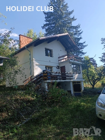 Продава  етаж от къща с.Владая