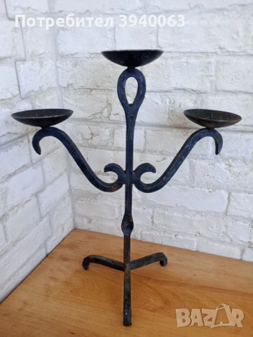 Стар свещник от ковано желязо