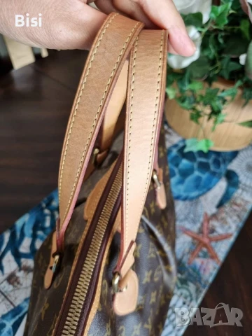 LOUIS VUITTON оригинална чанта, снимка 7 - Чанти - 50491741
