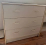 Бял скрин с 3 чекмеджета , снимка 3