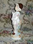 Старинна порцеланова статуетка , снимка 2