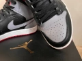 Оригинални Nike Air Jordan 1 mid в размер 42, снимка 5