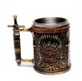 Код 91099 Стилна чаша от полирезин с релефни декорации - мечове, надпис и дръжка - меч, снимка 1 - Чаши - 37019102