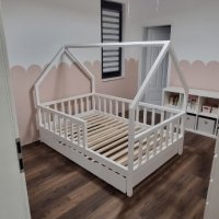 Детско легло тип къщичка, снимка 1 - Мебели за детската стая - 43756056