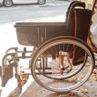 Инвалидна количка  Quickie Life F усилена олекотена -за хора до 140 кг, снимка 2 - Инвалидни колички - 33676245