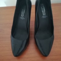 Обувки, снимка 1 - Дамски обувки на ток - 26435070