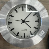 Стенен часовник Quartz, снимка 1 - Стенни часовници - 43689018