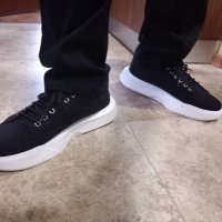      Мъжки спортни обувки в черен цвят, с висока бяла подметка и черни връзки - РАЗПРОДАЖБА!!!     , снимка 2 - Спортни обувки - 38293602