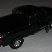 2002 Dodge Ram Quad Cab 4x4 - Maisto 1/50, снимка 4 - Колекции - 38146985