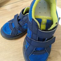 Детски спортни обувки Queshua- Decatlon, снимка 1 - Детски обувки - 32846431