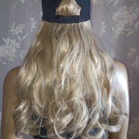 Нова дълга перука  руса на леки кичури в едно с шапка, снимка 3 - Аксесоари за коса - 36682689
