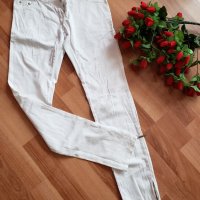 Бял панталон с подвижен цип на крачолите , снимка 1 - Панталони - 27259406