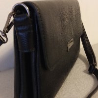 Черна чанта през рамо, снимка 2 - Чанти - 42986751