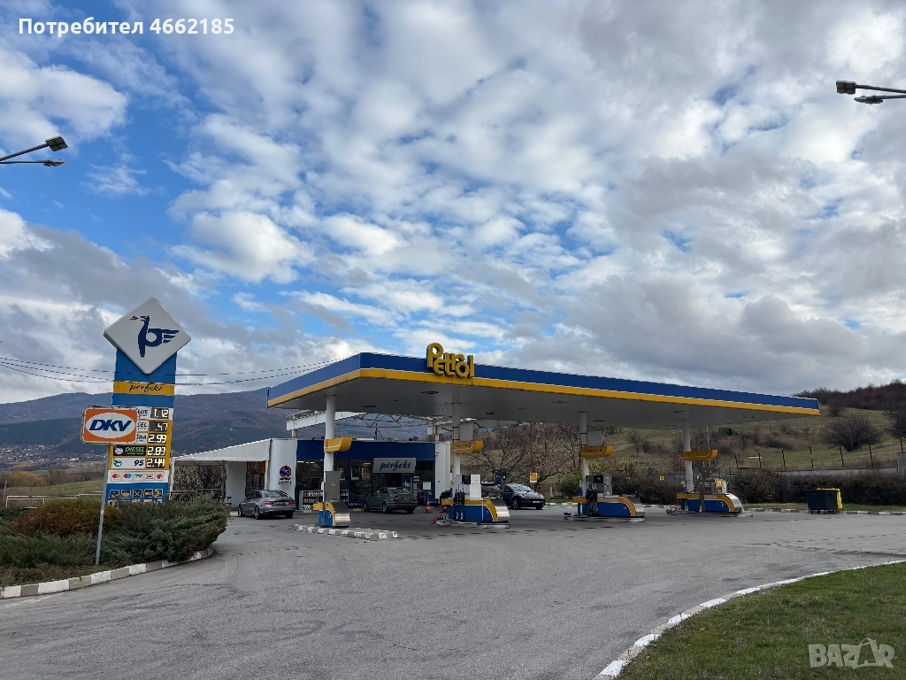 Бензиностанция Петрол, снимка 1