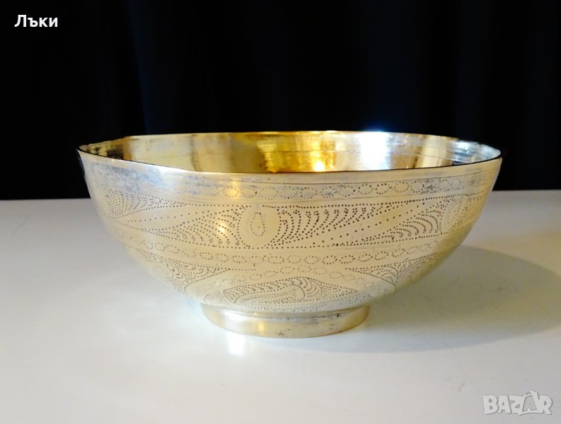 Персийска бронзова бонбониера,купа,орнаменти. , снимка 1