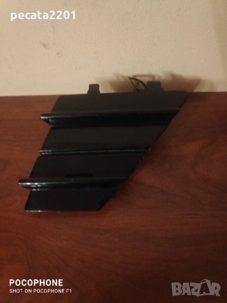 Продавам - оригинално капаче теглич за предна броня на Тойота Ярис, снимка 1