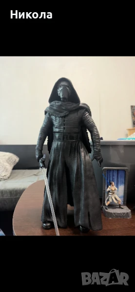 Колекционерска фигура на Kylo Ren, снимка 1