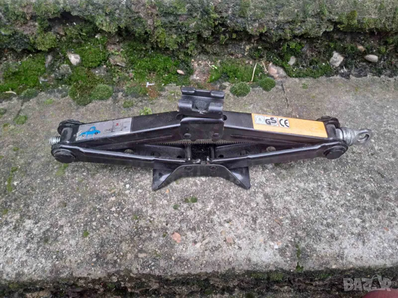 Крик за тойота корола версо , снимка 1