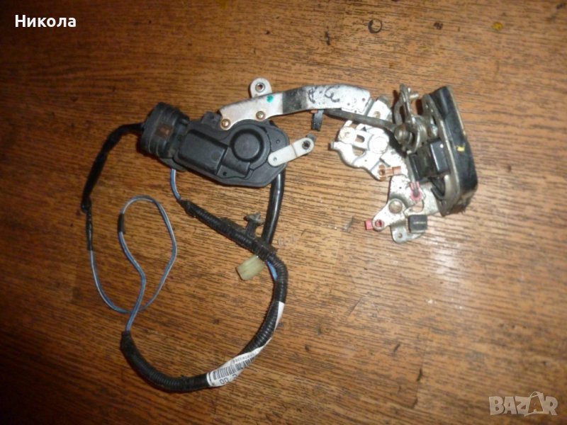 Задна дясна брава Дайхатсу Териос 1.3 2000 год, снимка 1