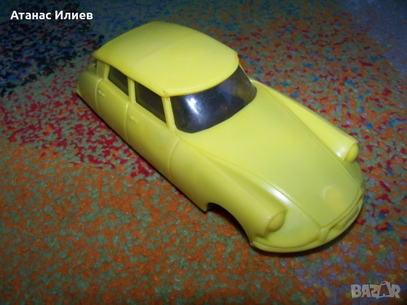 Стара пластмасова количка с инерционен двигател, соц играчка, снимка 1