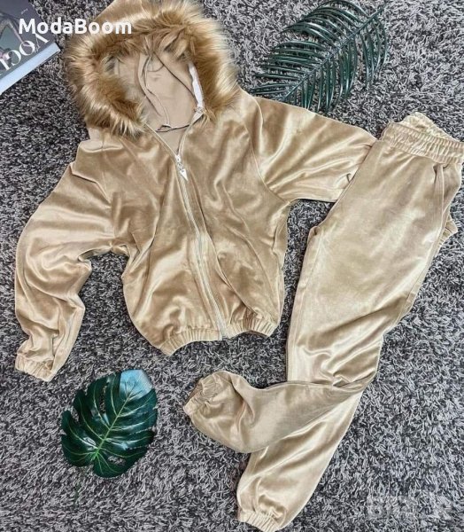 Дамски екип плюш, снимка 1