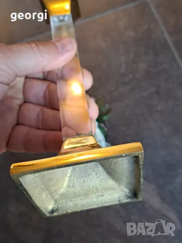 бронзов свещник с декоративна свещ със златни люспи  7/4, снимка 2 - Декорация за дома - 49820492