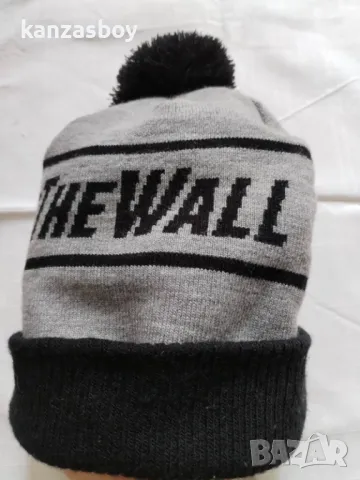 Vans Off Wall Pom Beanie - страхотна зимна шапка КАТО НОВА, снимка 4 - Шапки - 48786596
