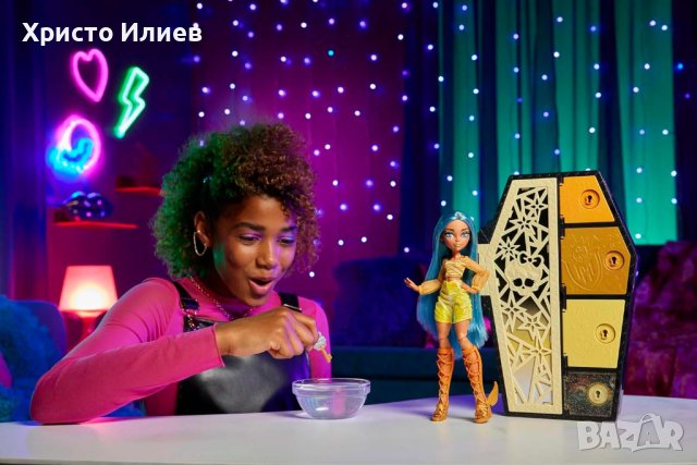 Кукла Monster High Cleo De Nile с гардероб с 15 изненадващи модни аксесоара, снимка 3 - Кукли - 43972615