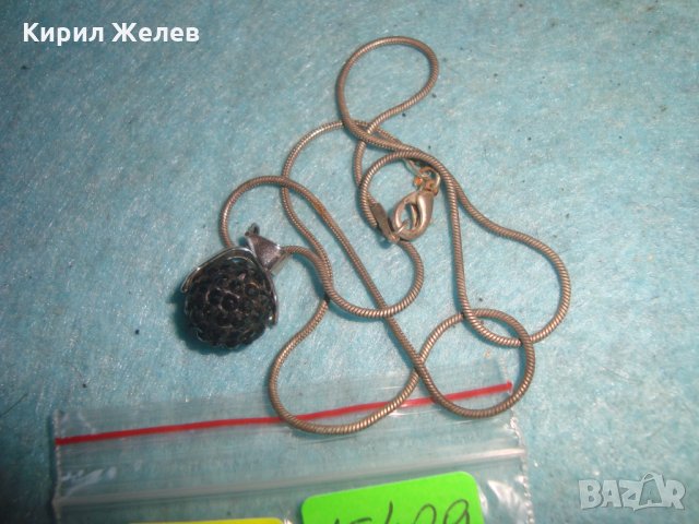 СТАРО ВИНТИДЖ КОЛИЕ МЕДАЛЬОН с ПОСРЕБРЕНА НЕЖНА ВЕРИЖКА 15409