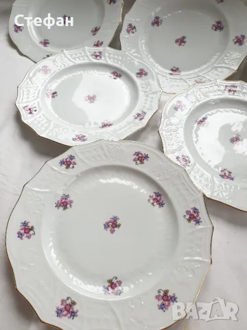 Комплект порцеланови чинии, снимка 4 - Антикварни и старинни предмети - 50237202