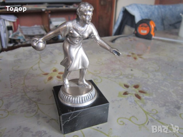 Спортна бронзова статуетка пластика маркировки 1985, снимка 1 - Колекции - 33022713