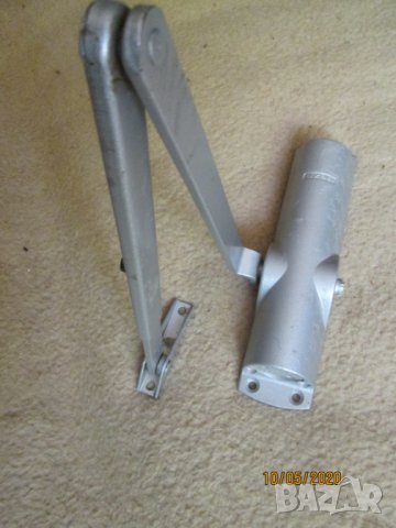 -20%Продавам автомат за врата до 80 килограма ГЕЗЕ,бартер залаптоп с камера и микрофон