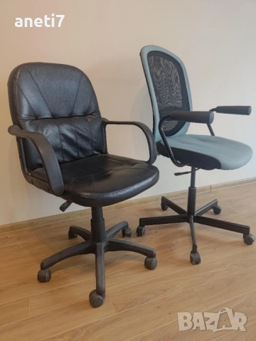 2бр. кафяви бюра с контейнер, 60лв. Бяло бюро с контейнер 99лв. Отлично състояние, снимка 8 - Бюра - 52852877