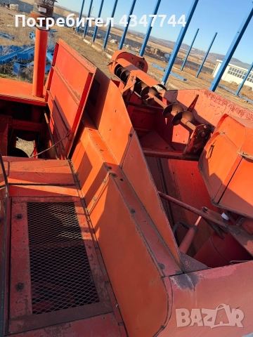 Продава се! Massey Ferguson 760 – Комбайн с хедер , снимка 6 - Селскостопанска техника - 52928809