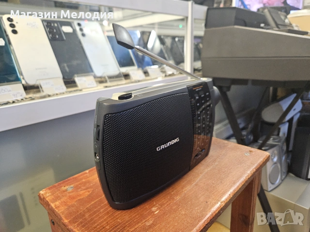 Радио Grundig Prima Boy 80 С проблем. Работи само на средни икъси вълни., снимка 4 - Радиокасетофони, транзистори - 52811049