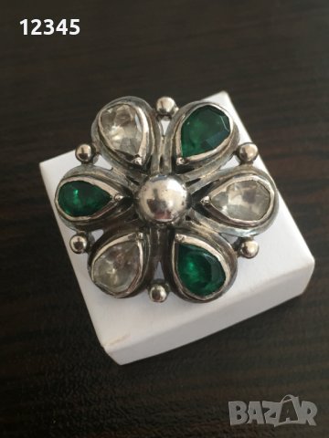 Разкошна стара сребърна брошка с камъни