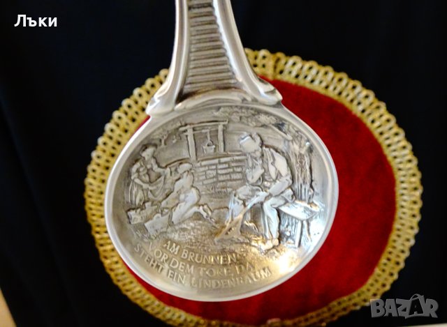 Калаена лъжица с картина Пред портата има липа,калаена сватба. , снимка 4 - Антикварни и старинни предмети - 44117039