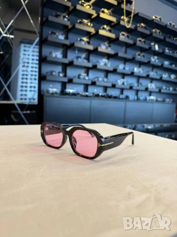 очила с черен обикновен калъф и ув защита Tom Ford 