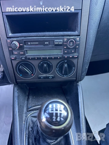 Vw Bora 1.6, снимка 8 - Автомобили и джипове - 53489253