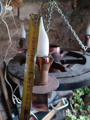 Продавам ръчно направен полилей колело от каруца, снимка 4 - Полилеи - 52688608