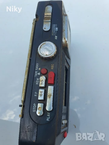 Радиокасетофон Nakiva , снимка 5 - Радиокасетофони, транзистори - 51130160