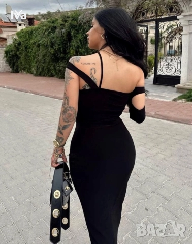 Черна дълга еластична рокля с асиметрични презрамки и акцент ръкав, размери, снимка 2 - Рокли - 52554756
