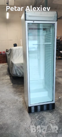 Хладилна витрина , снимка 1