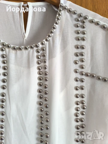 Ефирна рокля с капси, снимка 2 - Рокли - 50527459