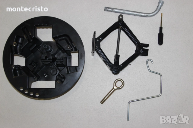 Авариен комплект крик Fiat Grande Punto (2005-2012г.) ключ за гуми / кука за теглене