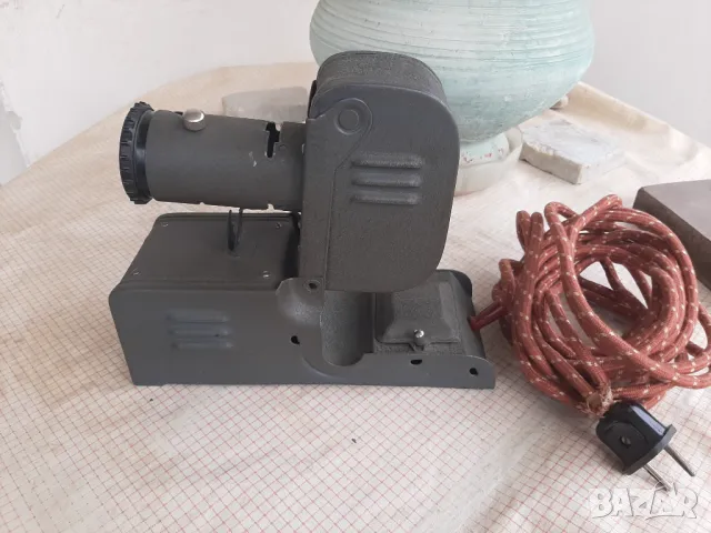 2 броя стари български прожекционни апарати Учтехпром, снимка 7 - Антикварни и старинни предмети - 49900508