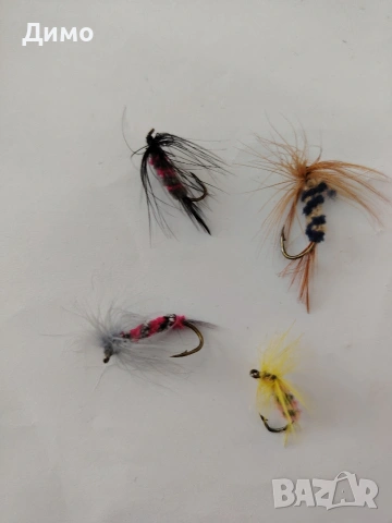 4бр.мухи в кутийка за риболов естествени